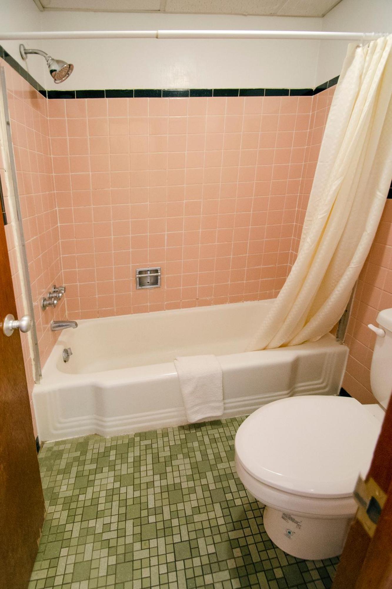 Holiday Lodge Virginia Pearisburg Екстериор снимка